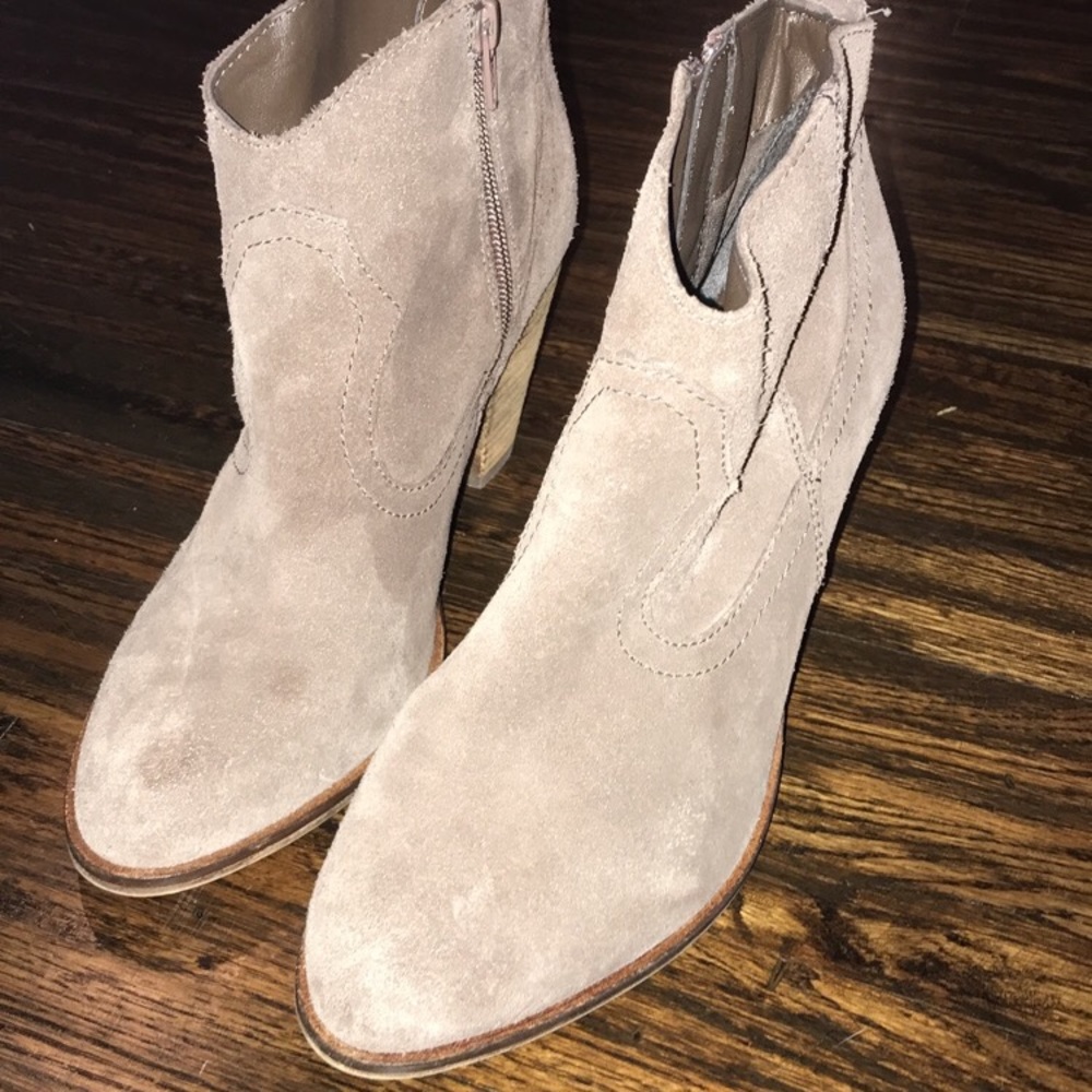 beige ankle booties - Picture 1 of 6